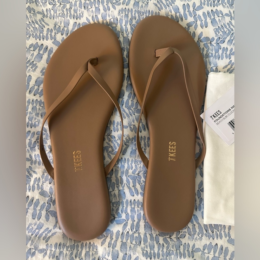 TKEES flip flops - never worn! Beach bum color.